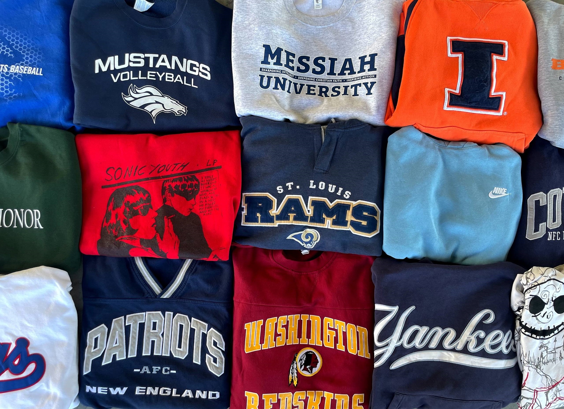 Сложенные худи